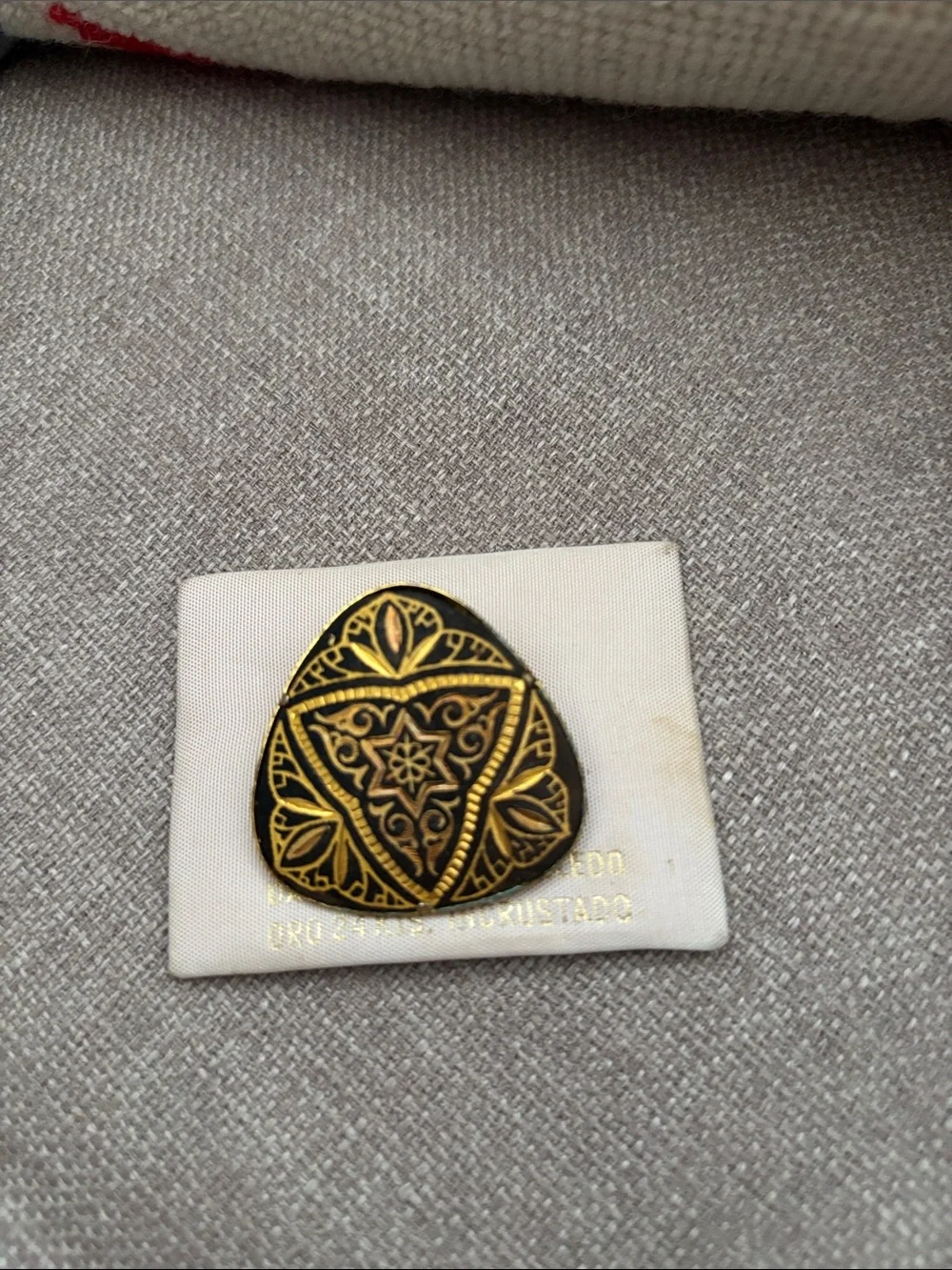 New Damasquinado de Toledo brooch pro 24 KTS incrustado
